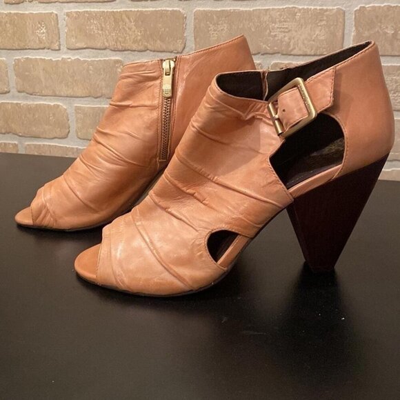 Modern Western Vince Camuto Peep Toe Heels Boho Chic Minimalist Booties - Picture 3 of 10